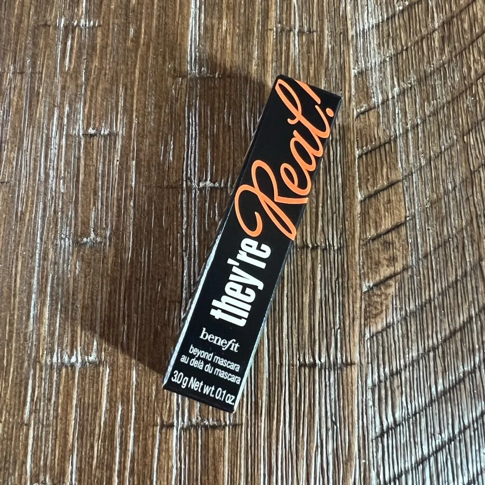 Brand New Benefit mascara